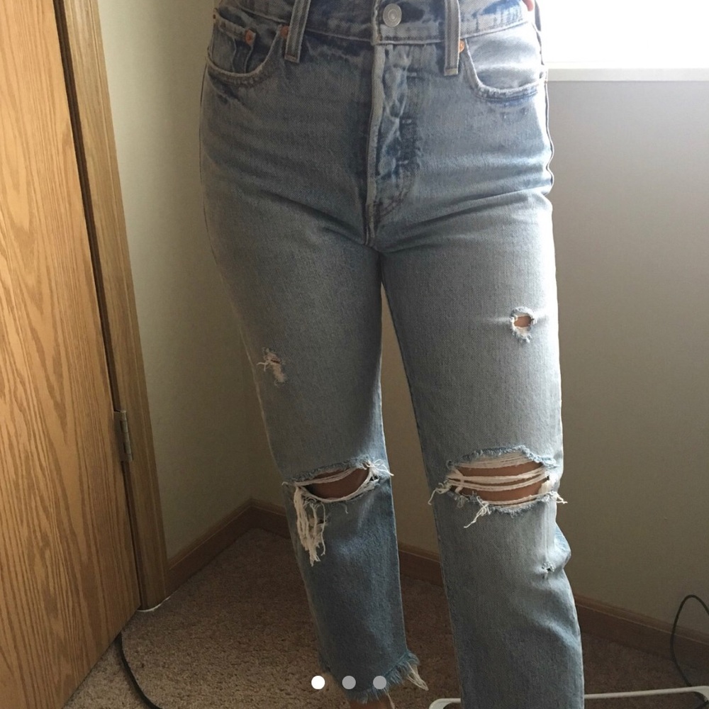 Levi’s wedgie like jeans